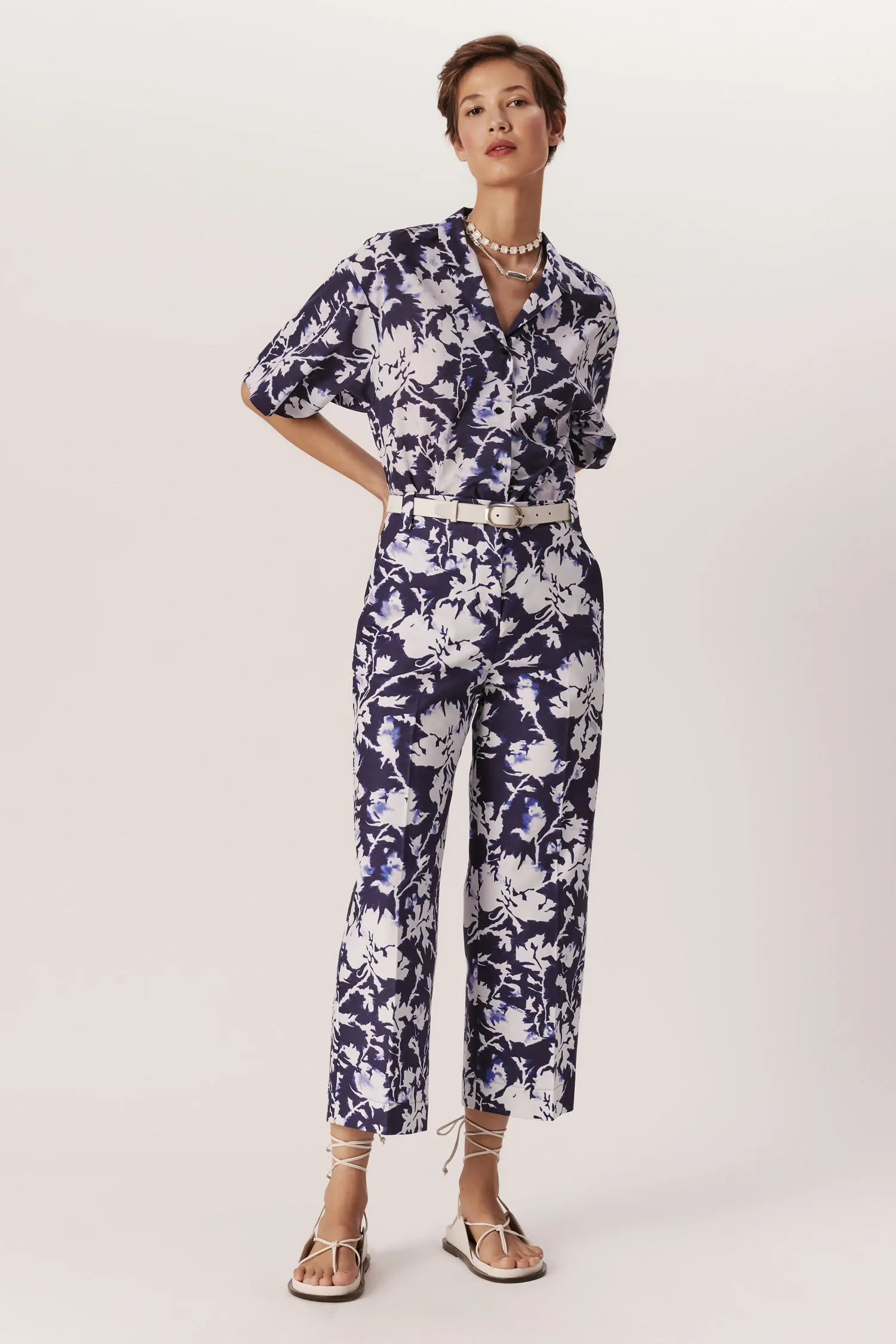 007384_CALCA_RETA_AMPLA_BOLSO_FLORAL_INDIGO_ANDREAMARQUES -13-